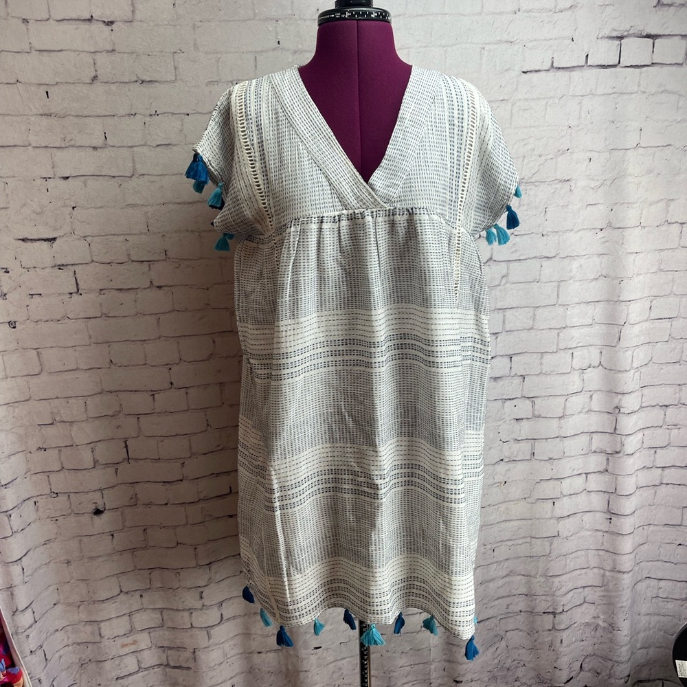 THML size XS white and blue boho style short v neck dress